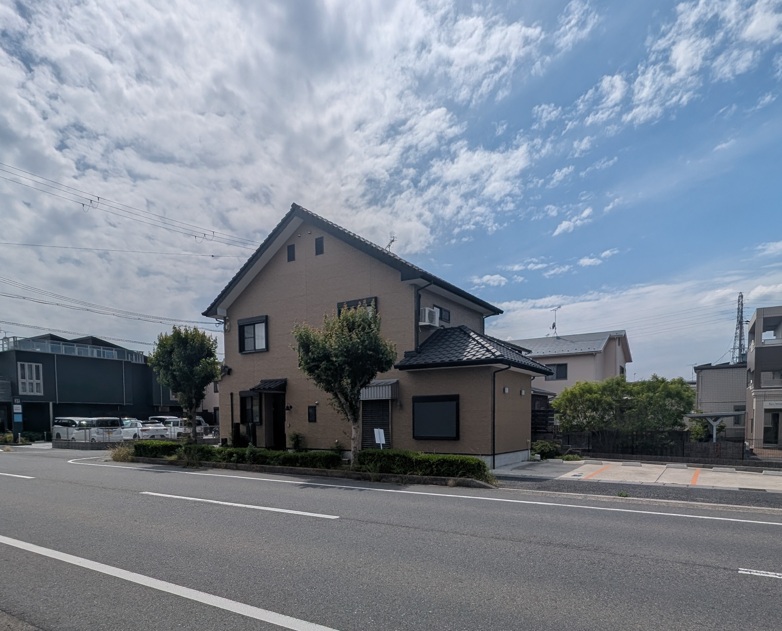 守山市 JR守山駅徒歩19分 店舗付借家テナント 業種応相談☆敷地内駐車場約５台分有