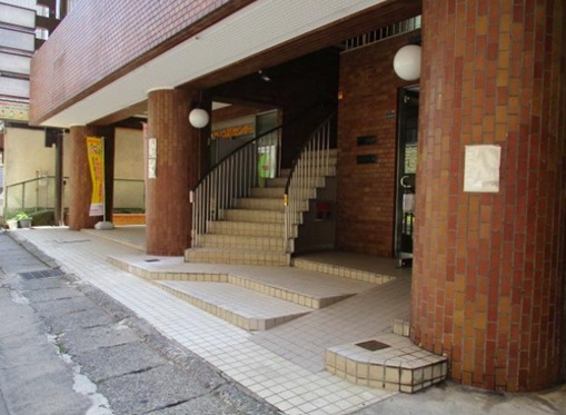 滋賀県 大津市 JR瀬田駅徒歩2分 駅近 2階 約20坪 貸店舗事務所テナント 滋賀県 大津市 JR瀬田駅徒歩2分 駅近 2階 約20坪 貸店舗事務所テナント
