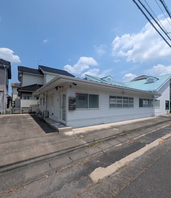 滋賀県 大津市 郊外住宅地 1階 約42坪 貸店舗事務所 テナント 駐車場有