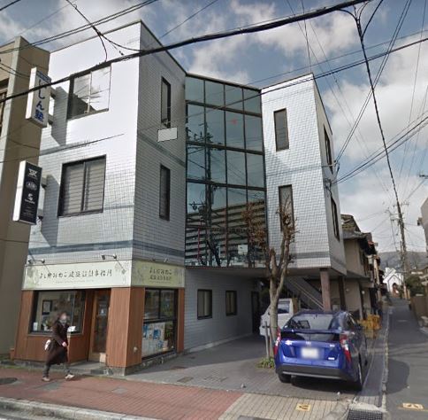 大津市石山商店街沿いＪＲ石山駅徒歩１０分  ２階約１６坪教室・事務所向きテナント