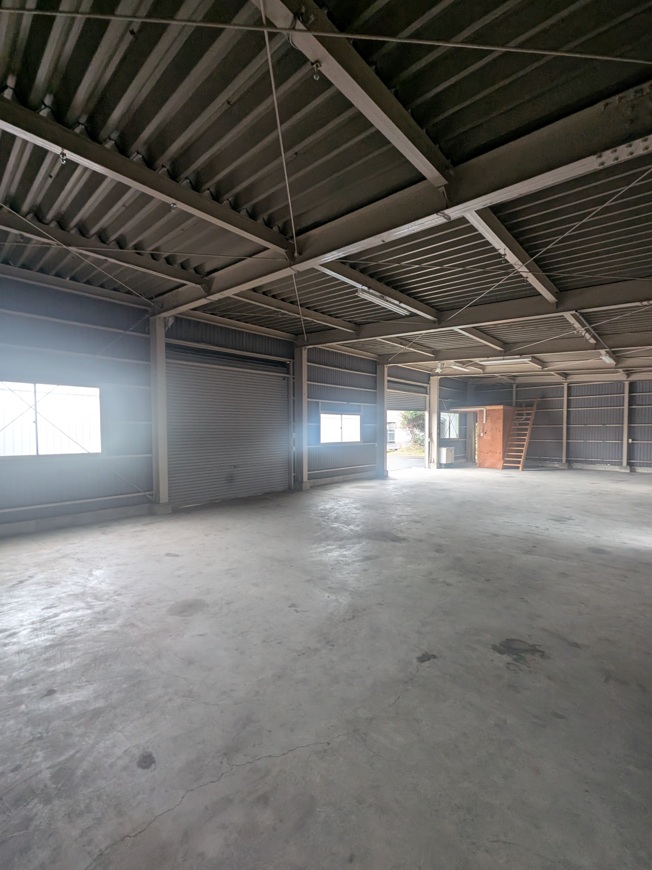 草津市 約42坪 貸倉庫テナント 業種ご相談ください。 草津市 約42坪 貸倉庫テナント 業種ご相談ください。