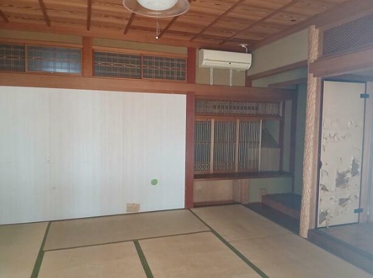 滋賀県守山市 JR守山駅徒歩18分 戸建てテナント 駐車場有