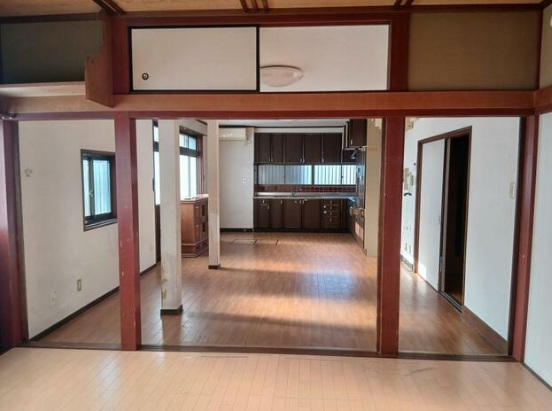 滋賀県守山市 JR守山駅徒歩18分 戸建てテナント 駐車場有