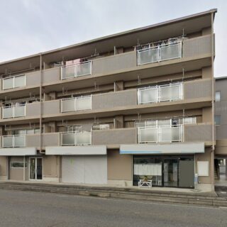 栗東市 1階 約19坪 貸店舗事務所テナント 近隣にコンビニ・ドラックストア有